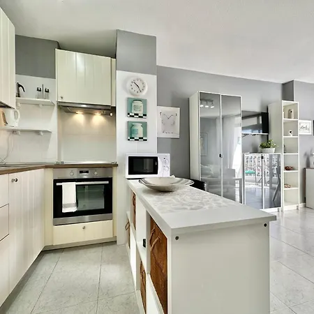 Playa De Las Americas - Torres De Yomely Apartment *